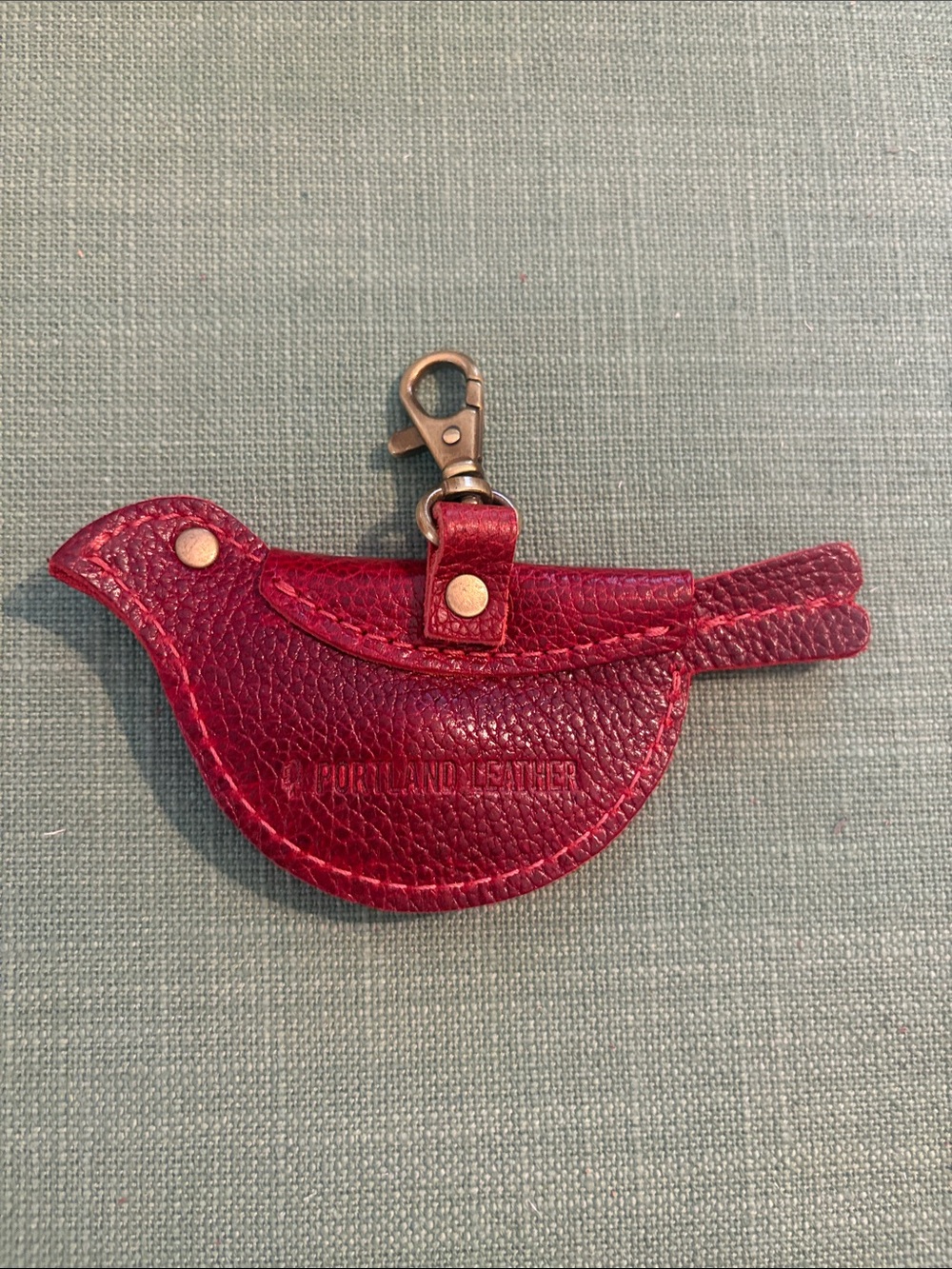 Portland Leather chili Red Bird Key & Card Holder Charm